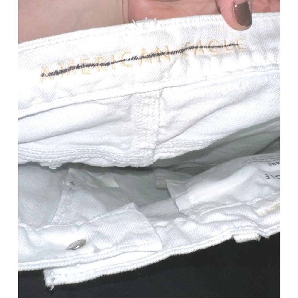American Eagle white 90’s straight jeans - Picture 7 of 8